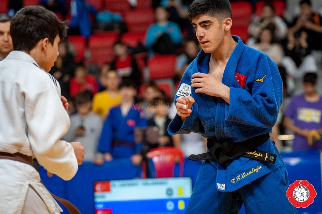 Spor Toto Yıldızlar Türkiye Şampiyonasında Iğdırlı judocumuz Emirhan ESENBOĞA Türkiye 3.sü oldu