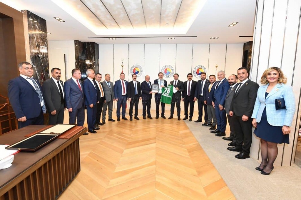 Iğdır Ticaret ve Sanayi Odası Yönetimi  M. Rifat Hisarcıklıoğlu’nu ziyaret etti.