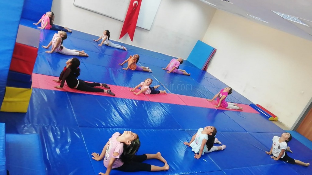 Yaz Spor Okulları Cimnastik kursuna Yoğun İlgi