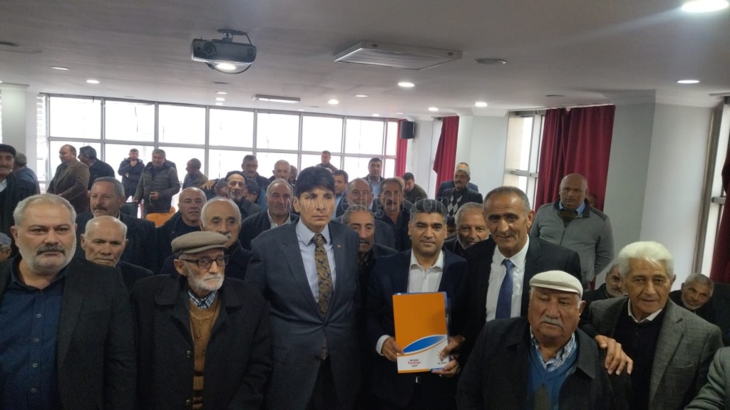Mevcut Başkan Mustafa Güzelkaya Belediye Başkanlığı İçin Adaylığını Açıkladı