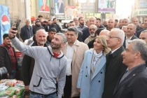 Bakan Uraloğlu, Iğdır Ziyaretinde Belediye  Başkan adayı Ülkü Öcal'a destek istedi
