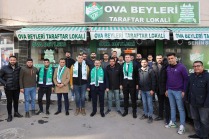 Vali  Ercan Turan, Ova Beyleri Taraftar Lokalini ziyaret etti.