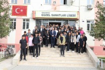 Vali Turan'dan  okul ziyareti