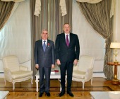 Aliyev’den Talıbov’a Şeref Madalyası