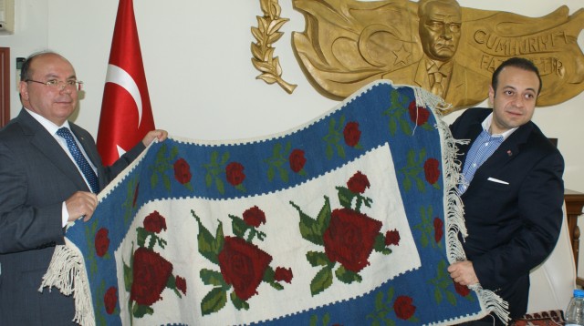Bakan Egemen Bağış,Vali Amir Çiçek'i ziyaret etti Kentin sorunları ile ilgili brifing aldı