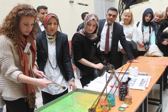 Iğdır'da İlk Kez Ebru Sanatı Sergisi Açıldı