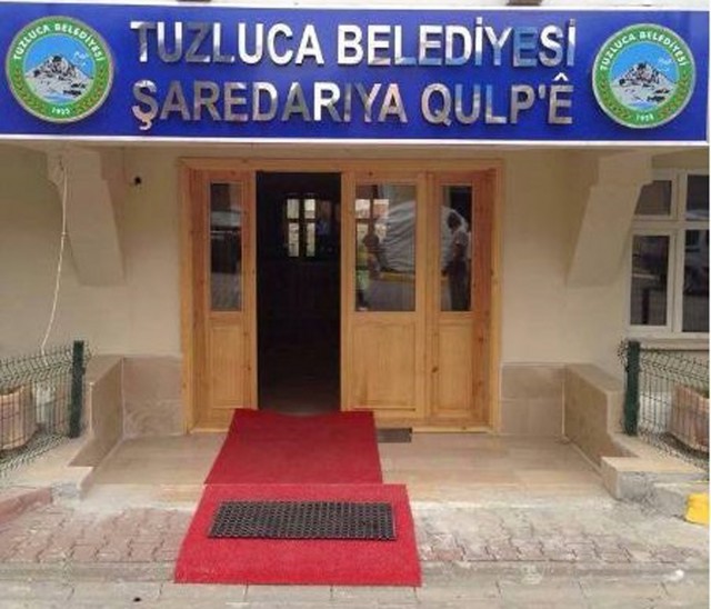 Tuzluca Belediyesi'nden Türkçe-Kürtçe Tabela