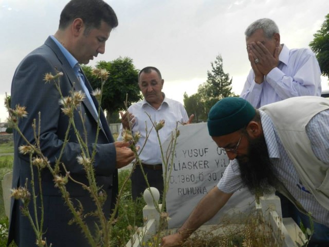 Milletvekili Dr. OĞAN, Taş Medreseli Ülkücüler ile Iğdır’daki Ülkücü Şehitlerin Mezarlarını ve Ailelerini Ziyaret Etti