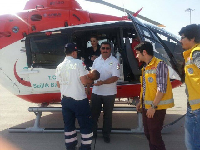 Zahir Bebek, Sağlık Bakanlığının hava ambulansı ile hayata tutundu