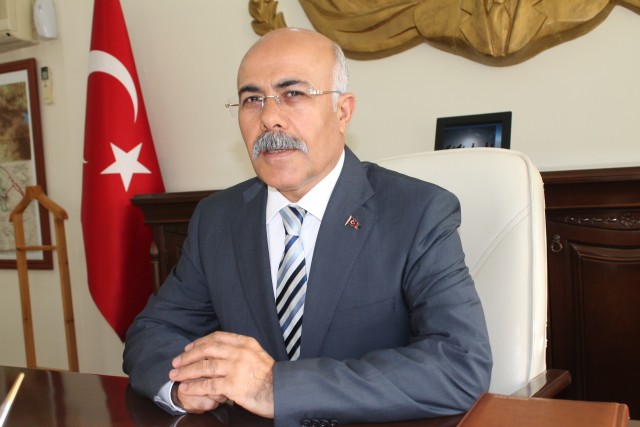 Vali Ahmet Pek'in 24 Kasım Öğretmenler Günü Kutlama Mesajı
