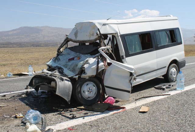 Iğdır’da Trafik kazası: 2 kişi yaşamını yitirdi