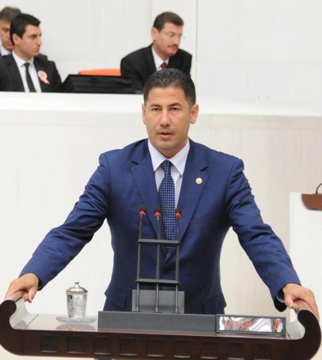Dr. Sinan Oğan, Iğdır’daki Dolu Felaketi ile İlgili Mecliste Basın Toplantısı Düzenledi