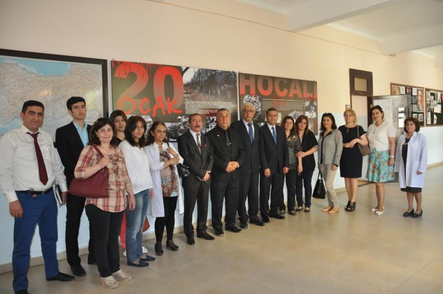 Serdar Ünsal, Azerbaycan’da Atatürk Lisesini Ziyaret Etti