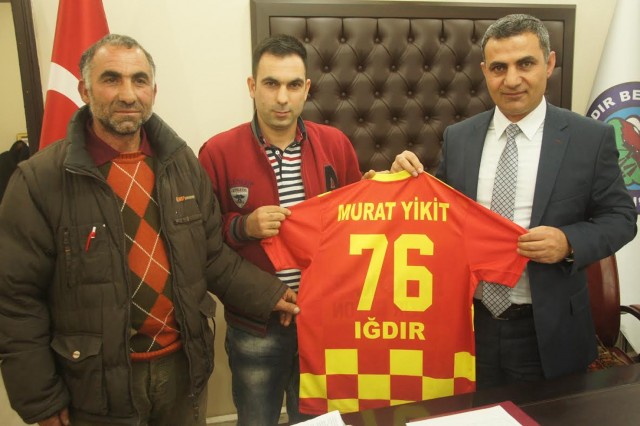 Karaçomak Futbol Takımı Yöneticilerinden Belediye Başkanına Ziyaret