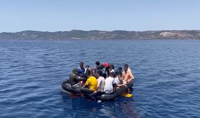 32 λαθρομετανάστες επιβιβάστηκαν σε σωσίβια σχεδία 12 ατόμων, αφήνοντας ελληνικά στοιχεία να πεθάνουν – Ειδήσεις
