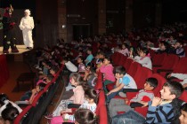 Zambak Çocuk Tiyatrosu Iğdır’lı Miniklere Mikropları Anlattı