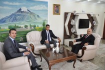 Azerbaycan Kars Başkonsolosu, Vali Ahmet Pek'e Nezaket Ziyaretinde Bulundu
