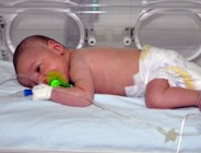 Yeni Doğan Bebek Hastahane Bahçesine Terk Edildi